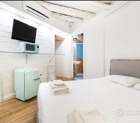 Abbalughente Central Rooms Кальяри Экстерьер фото